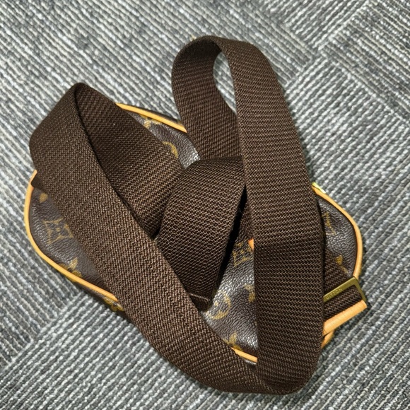 LOUIS VUITTON MONOGRAM POCHETTE GANGE BUM BAG CROSSBODY - Picture 14 of 16